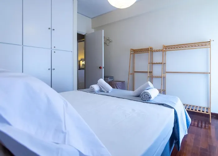 Stella's Apartment,kanoni Análipsis
