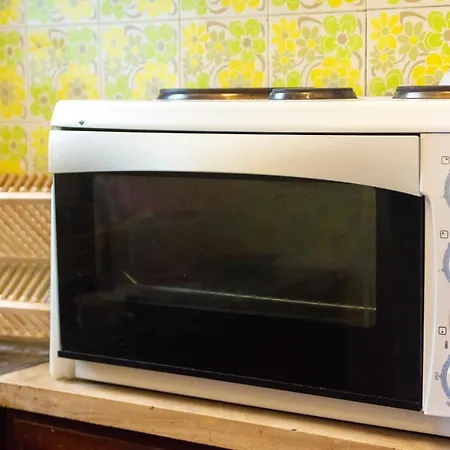 Stella's Apartment,kanoni Análipsis