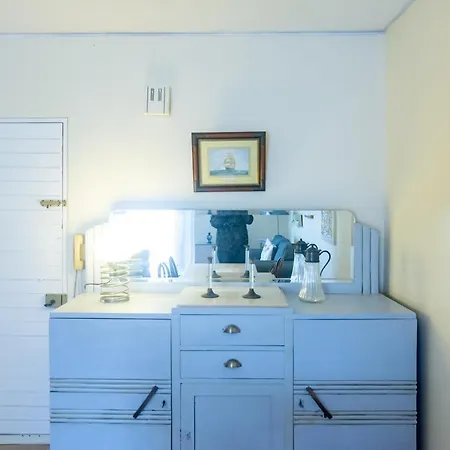 Stella's Apartment,kanoni *