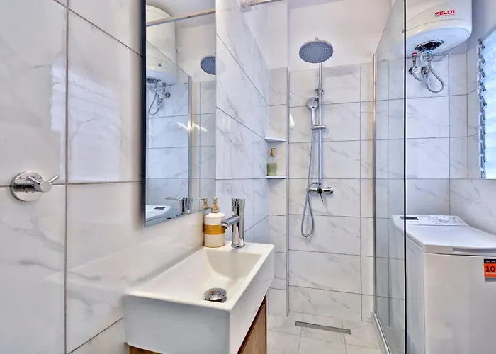 Stella's Apartment,kanoni דירה Análipsis