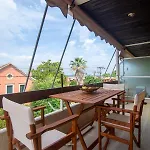 Stella's Apartment,kanoni
